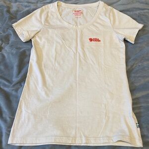 NWOT  Fjallraven T-shirt